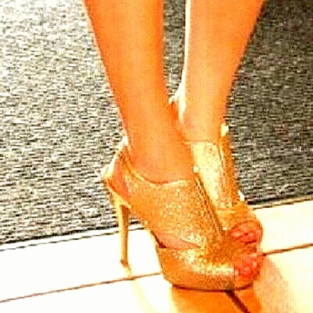 ANNE MICHELLE Gold Glitter Open Toe Heel Platform